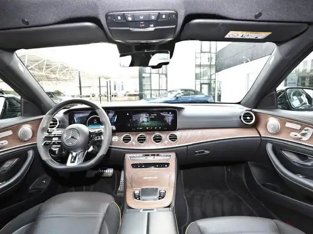 Mercedes-Benz E 63 AMG