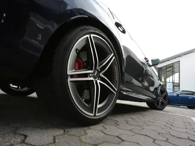 Mercedes-Benz E 63 AMG