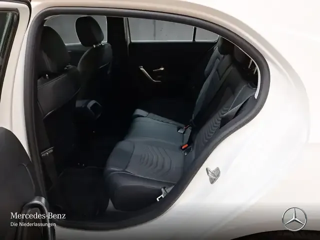 Mercedes-Benz A 220