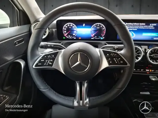 Mercedes-Benz A 220