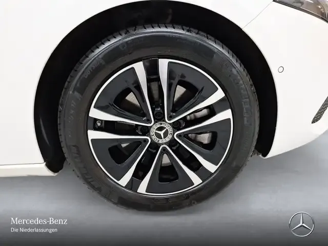 Mercedes-Benz A 220
