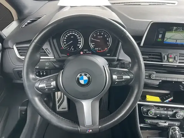 BMW 218