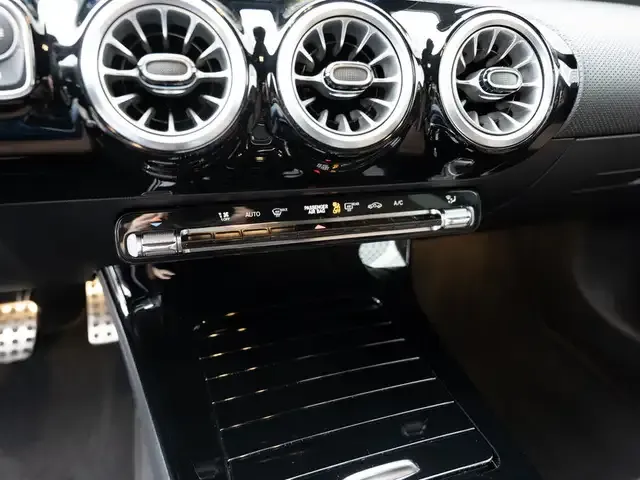 Mercedes-Benz CLA 220