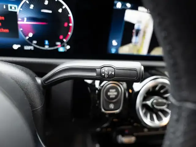 Mercedes-Benz CLA 220