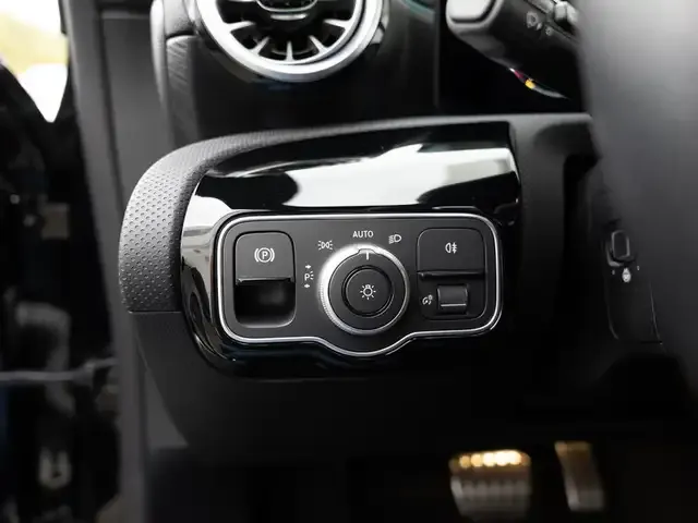 Mercedes-Benz CLA 220
