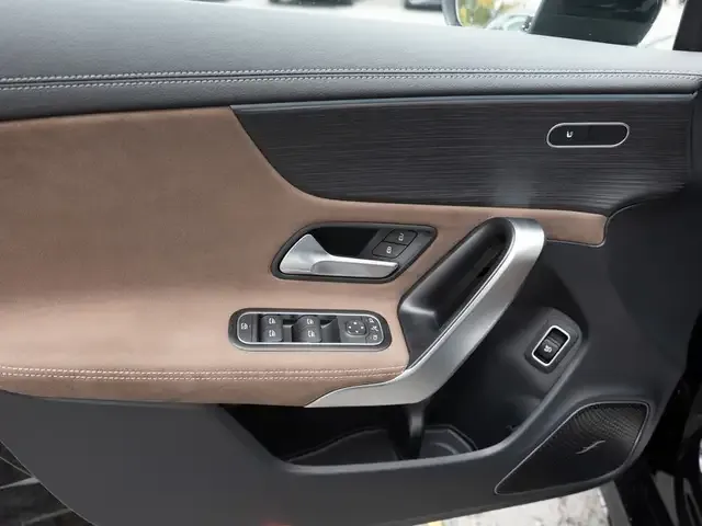 Mercedes-Benz CLA 220