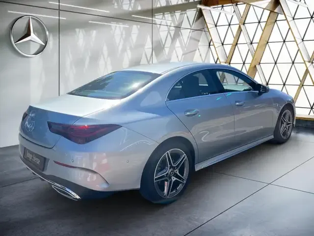 Mercedes-Benz CLA 220
