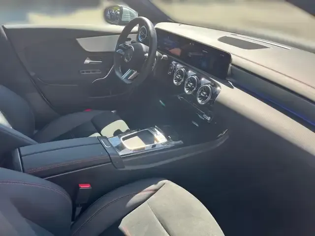 Mercedes-Benz CLA 220
