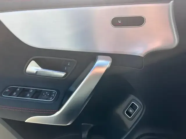 Mercedes-Benz CLA 220