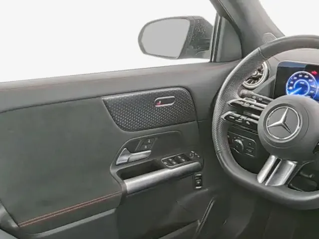 Mercedes-Benz EQA 300