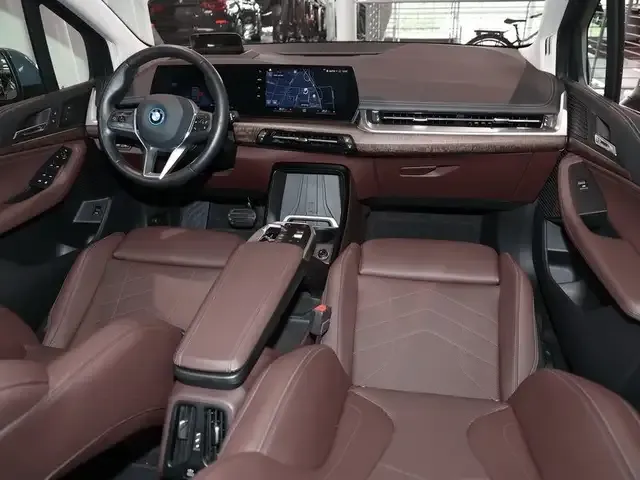 BMW 225