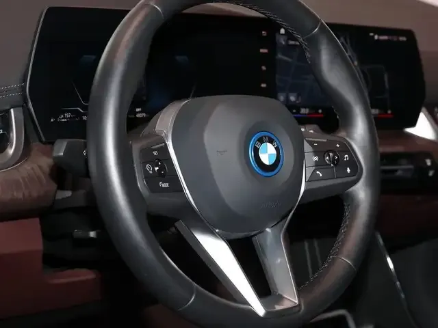 BMW 225