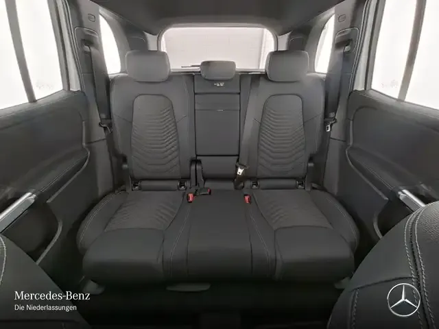 Mercedes-Benz GLB 180