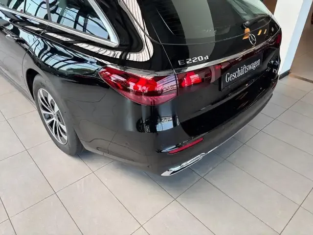 Mercedes-Benz E 220
