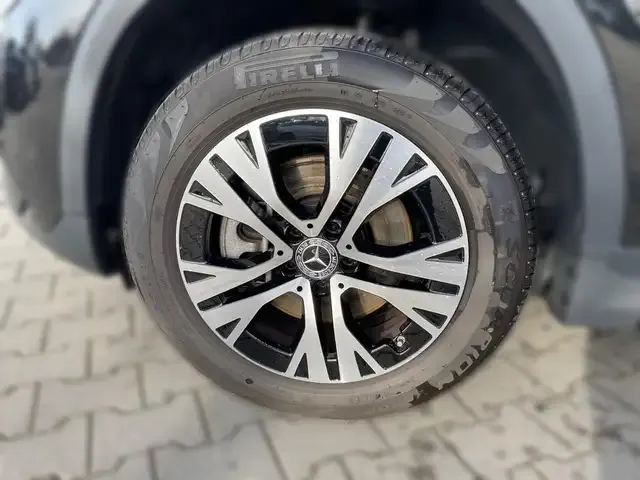 Mercedes-Benz GLA 220