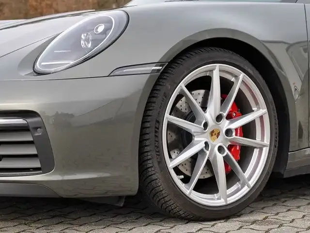Porsche 992