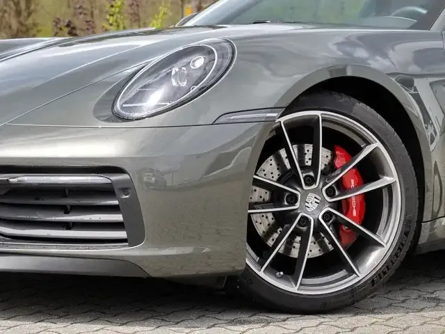 Porsche 992