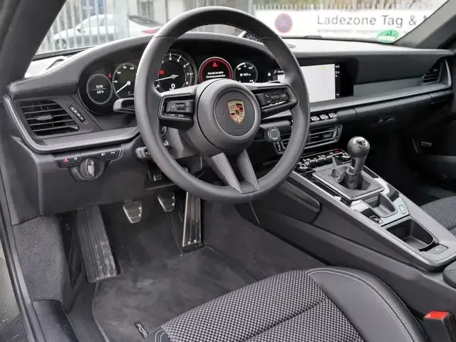 Porsche 992