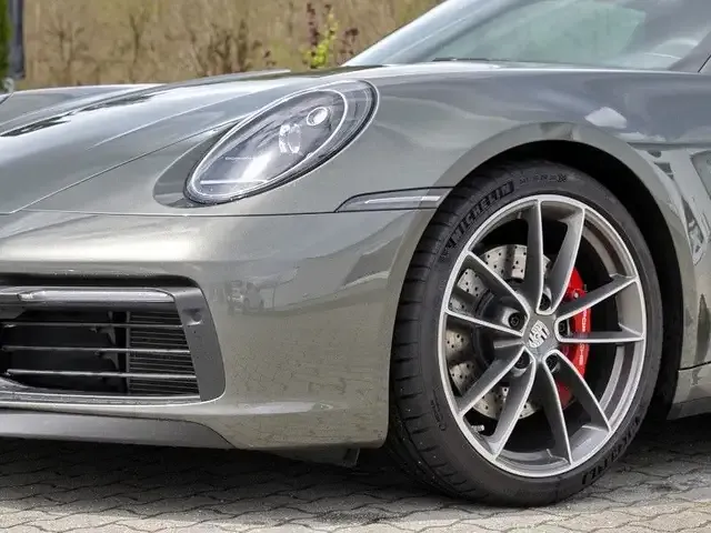 Porsche 992