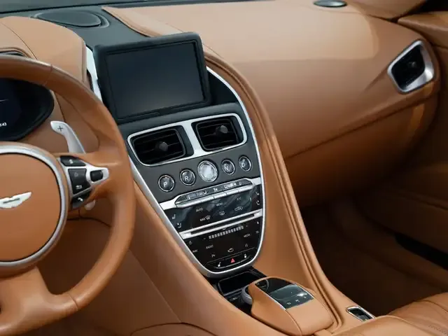 Aston Martin V8