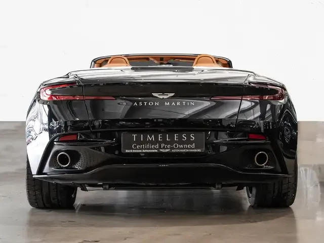 Aston Martin V8