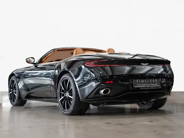 Aston Martin V8