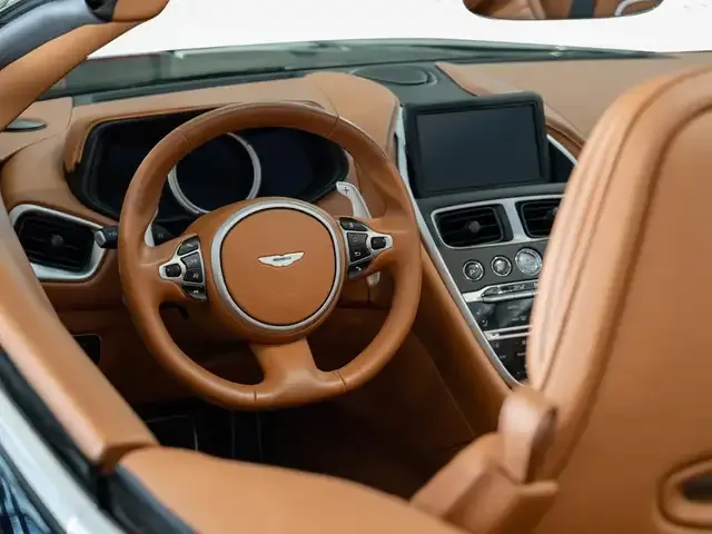 Aston Martin V8