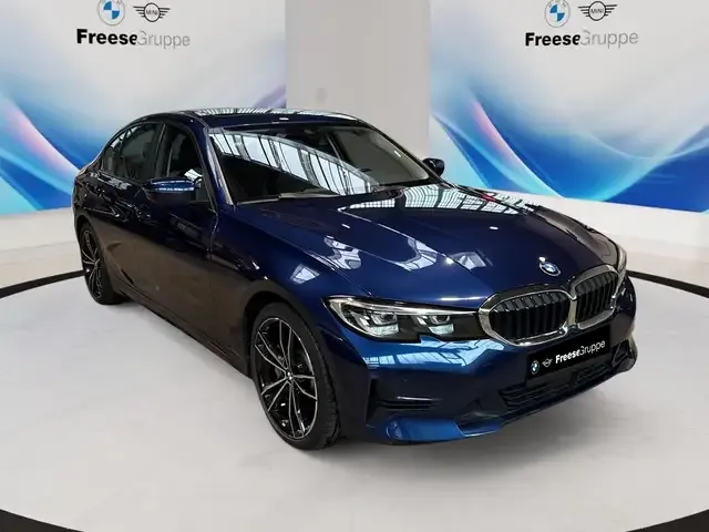 BMW 330