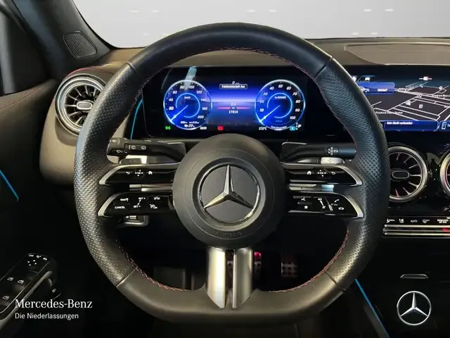 Mercedes-Benz EQB 300