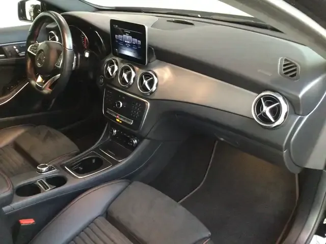 Mercedes-Benz GLA 250