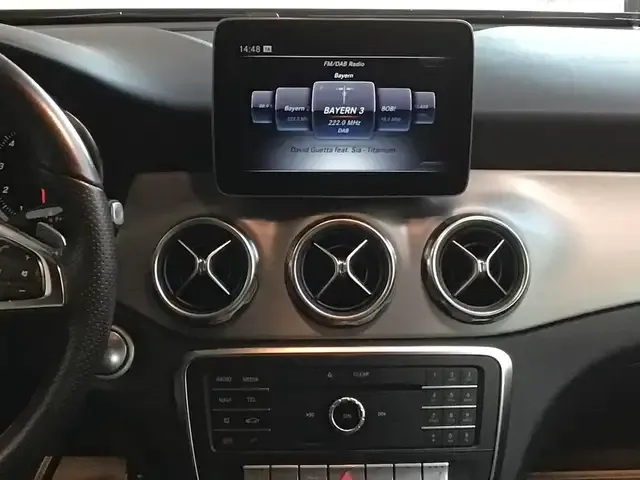 Mercedes-Benz GLA 250