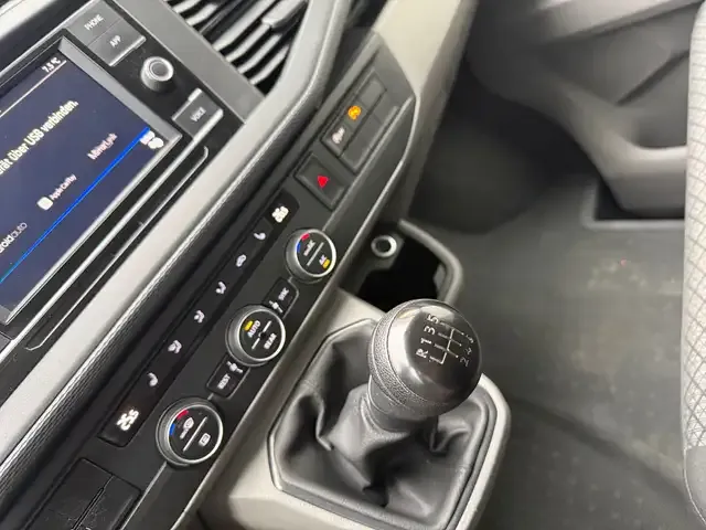 Volkswagen T6.1 Caravelle