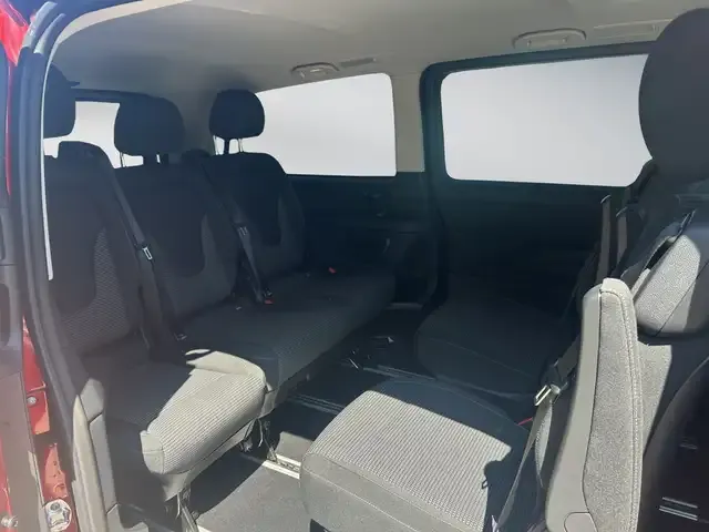 Mercedes-Benz V 220