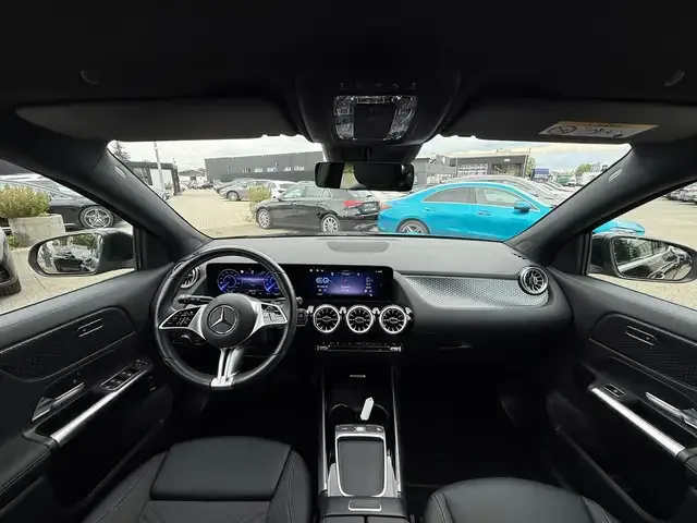Mercedes-Benz EQA 300