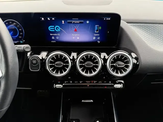 Mercedes-Benz EQA 300