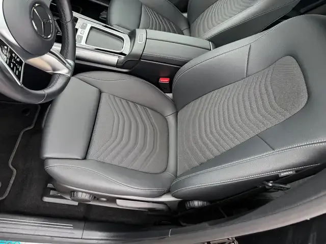 Mercedes-Benz EQA 300