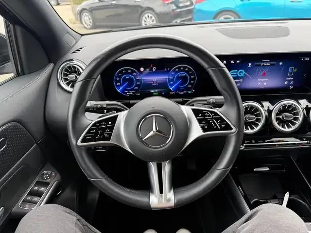 Mercedes-Benz EQA 300