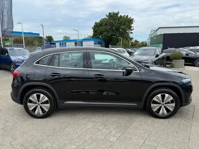 Mercedes-Benz EQA 300