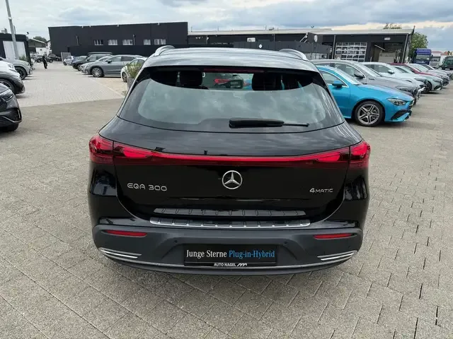 Mercedes-Benz EQA 300