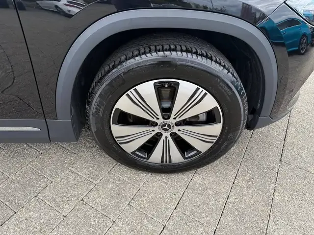 Mercedes-Benz EQA 300