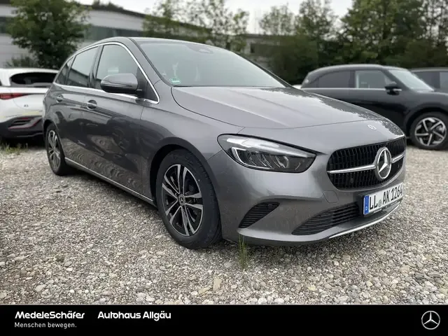 Mercedes-Benz B 200