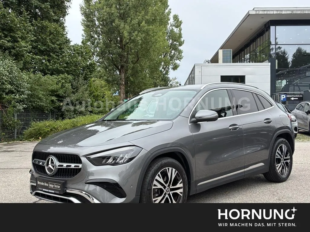 Mercedes-Benz GLA 200