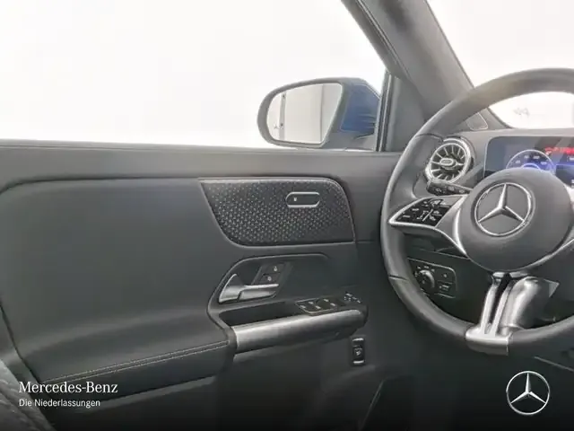 Mercedes-Benz EQA 300