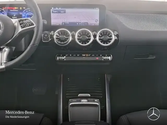 Mercedes-Benz EQA 300