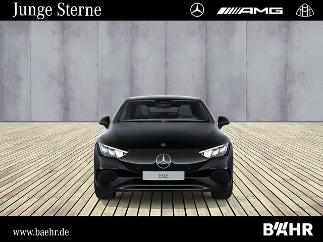 Mercedes-Benz EQE 300