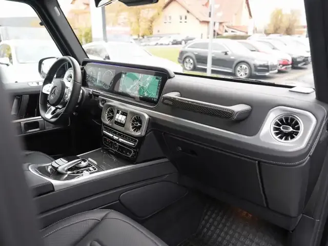 Mercedes-Benz G 500