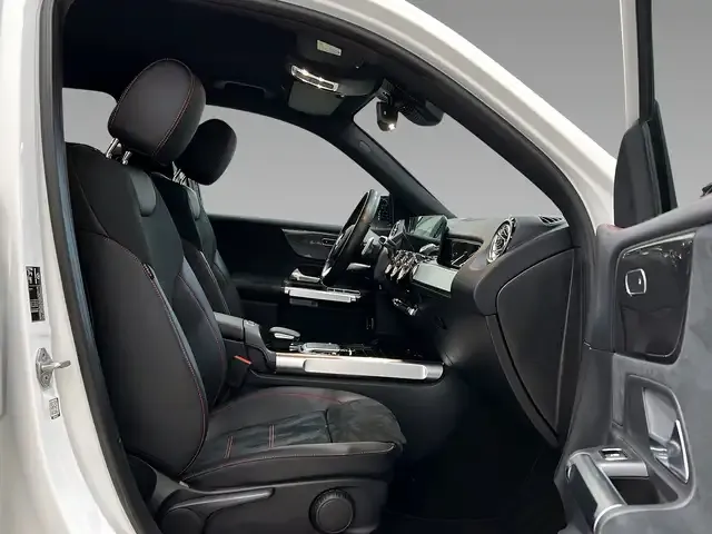 Mercedes-Benz GLB 220