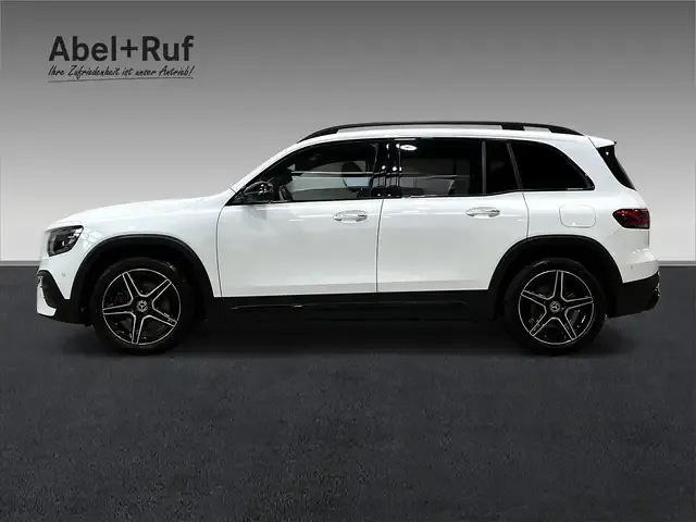 Mercedes-Benz GLB 220