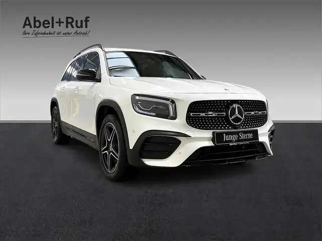 Mercedes-Benz GLB 220