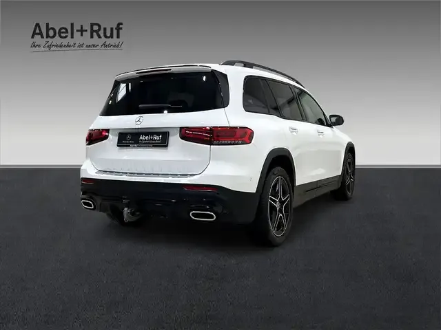 Mercedes-Benz GLB 220